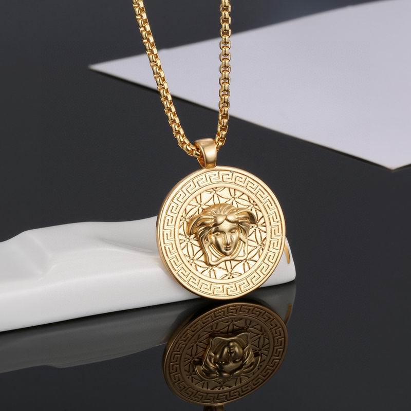 Versace necklace 06lyx39